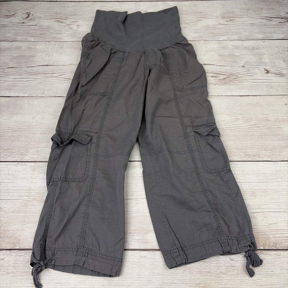 Three Seasons Maternity Women's Small Gray Capri Cargo Pants Comfort Outdoors